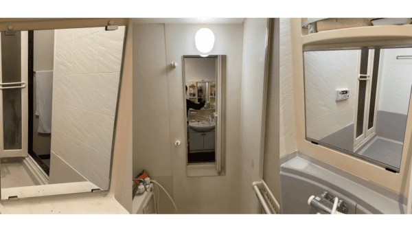 福岡県久留米市の浴室鏡交換事例「サビ･白い曇り汚れが取れないお風呂場の鏡を交換したい」