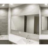 福岡県古賀市の洗面鏡取り付け事例「新築住宅の洗面台に鏡をつけたい」